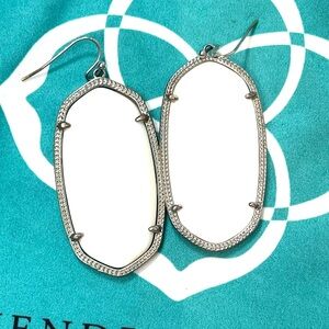 Kendra Scott Danielle Earrings White & Silver Plated